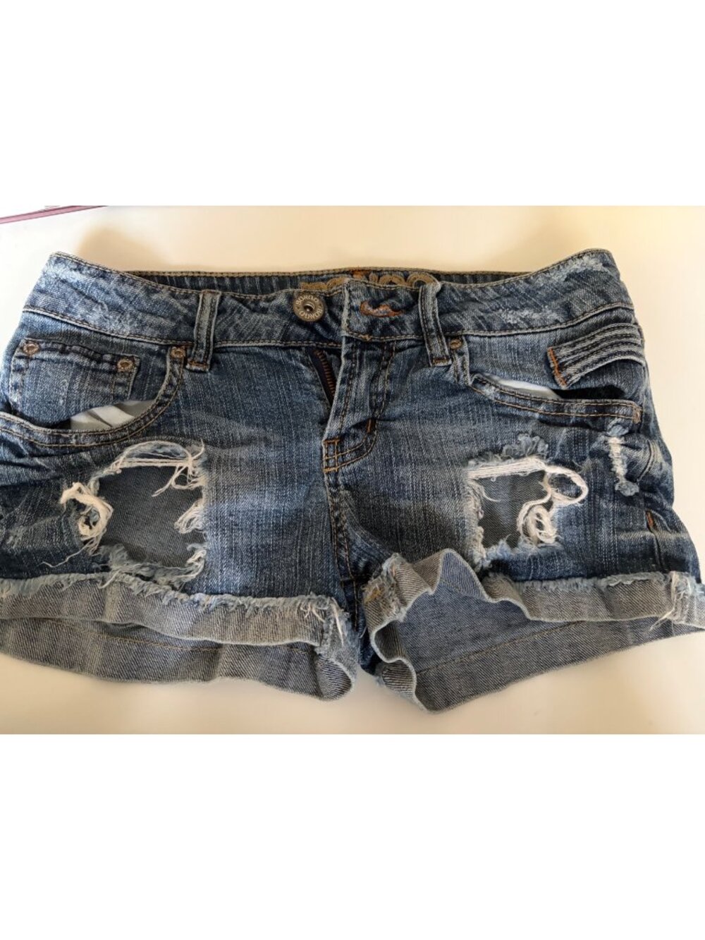 Bongo Womens Distressed Denim Shorts With Frayed Hem Mid-Rise Size 5 Holes